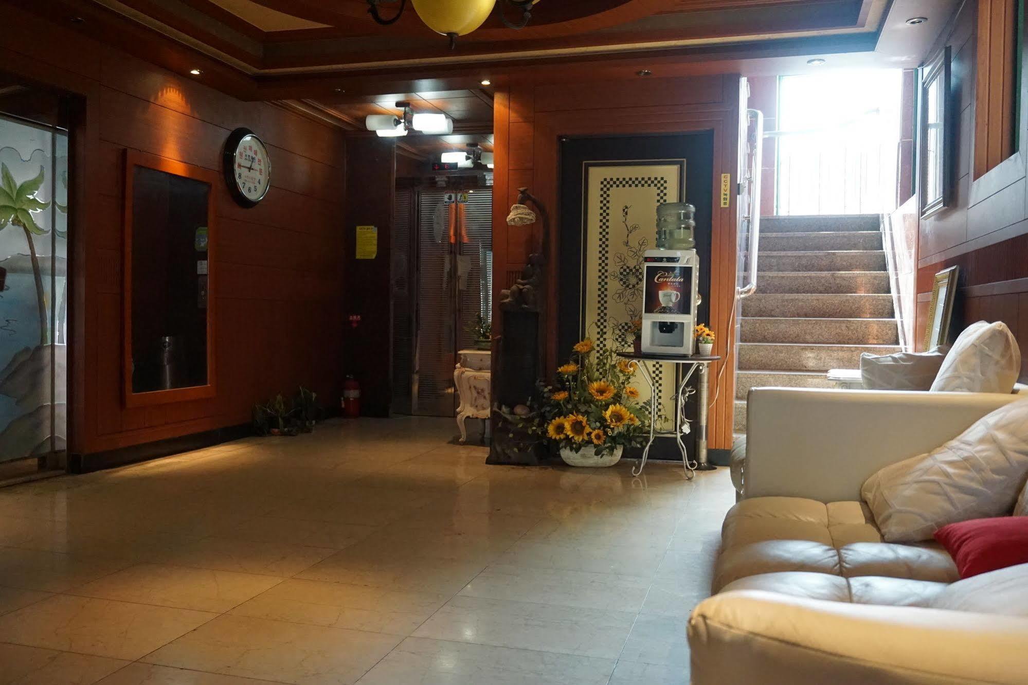 Picasso Motel Haeundae Busan Eksteriør billede
